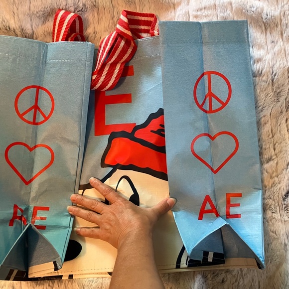 2 NWOT American Eagle Snoopy Peanuts Recycled Plastic Reusable Shopping Bag - Picture 2 of 8